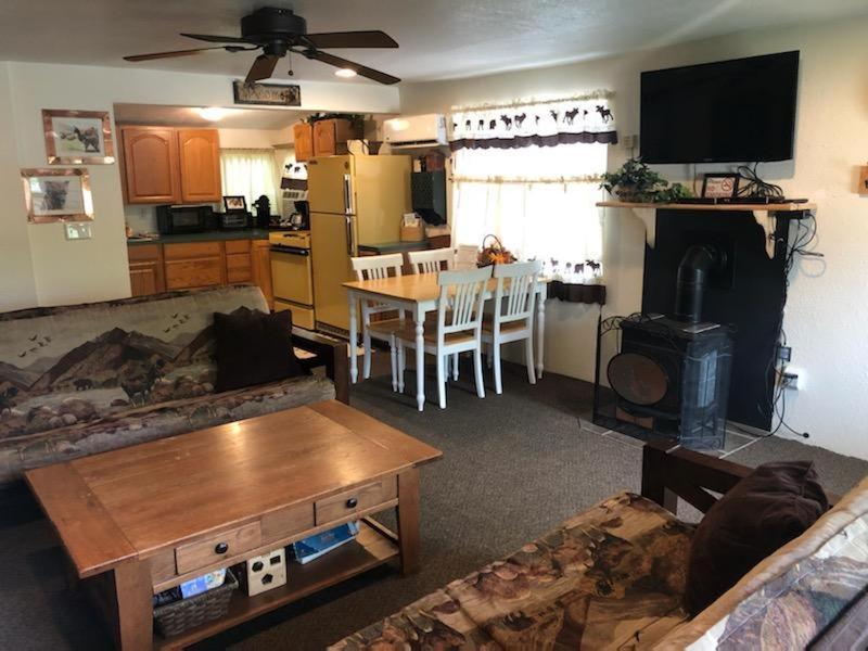 The Cottage Two Bedrooms One Bath Full Kitchen