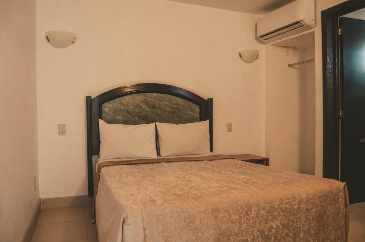 Single Room with Double Bed,1007215213:JPEG