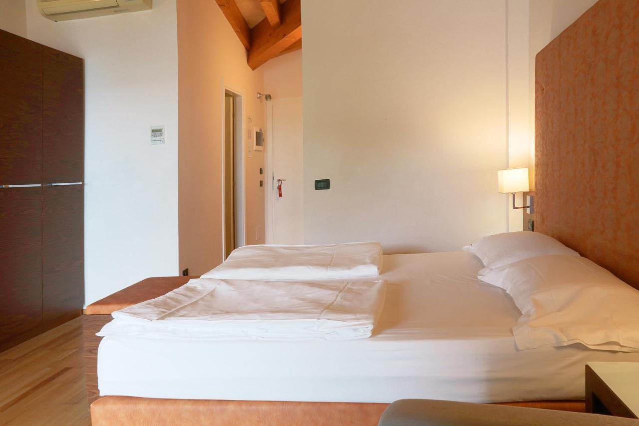 Junior Suite with Lake View
