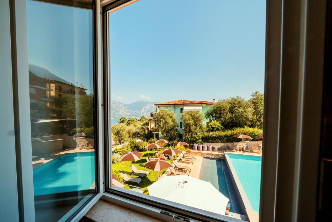 Double Room Pool View