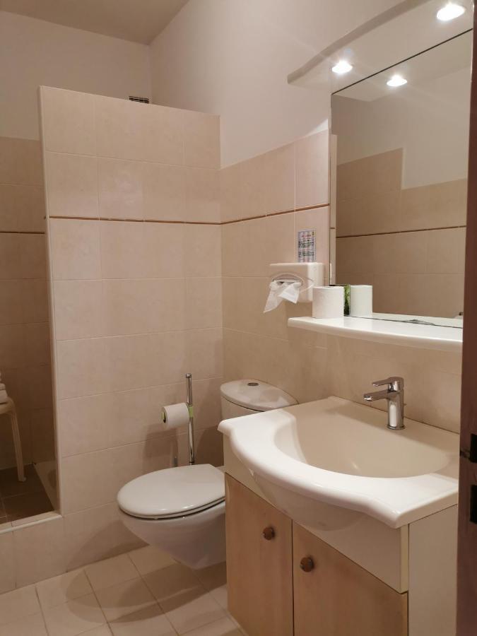 Family Room,1555309252:JPEG
