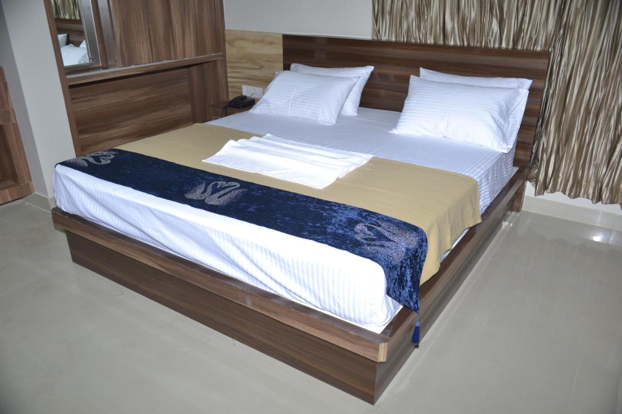 Standard Double or Twin Room,1022923117:JPEG