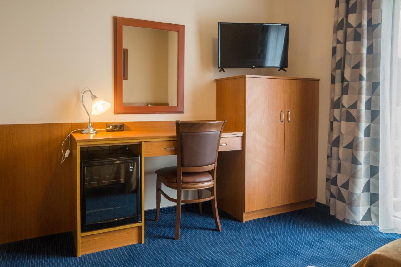 Small Double Room,1498491580:JPEG