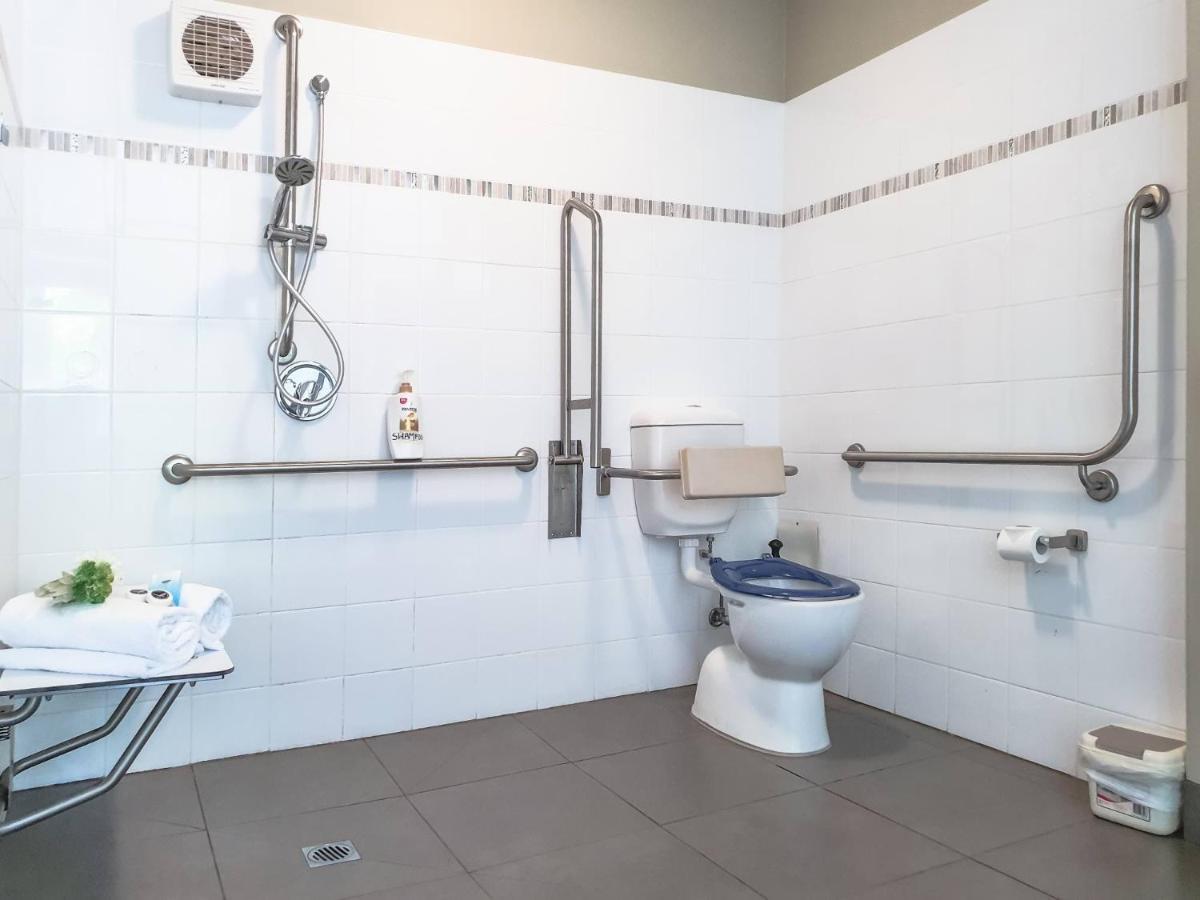 One-Bedroom Apartment,297630884:JPEG