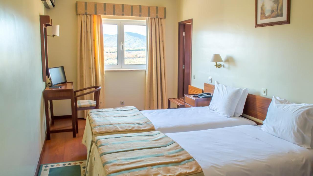 Quarto Twin com Vista Montanha
