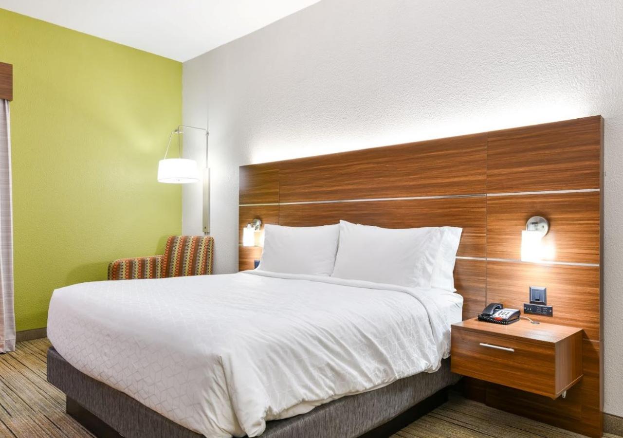 Deluxe King Suite,1038705769:JPEG