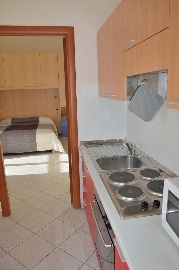 Deluxe One-Bedroom Apartment
