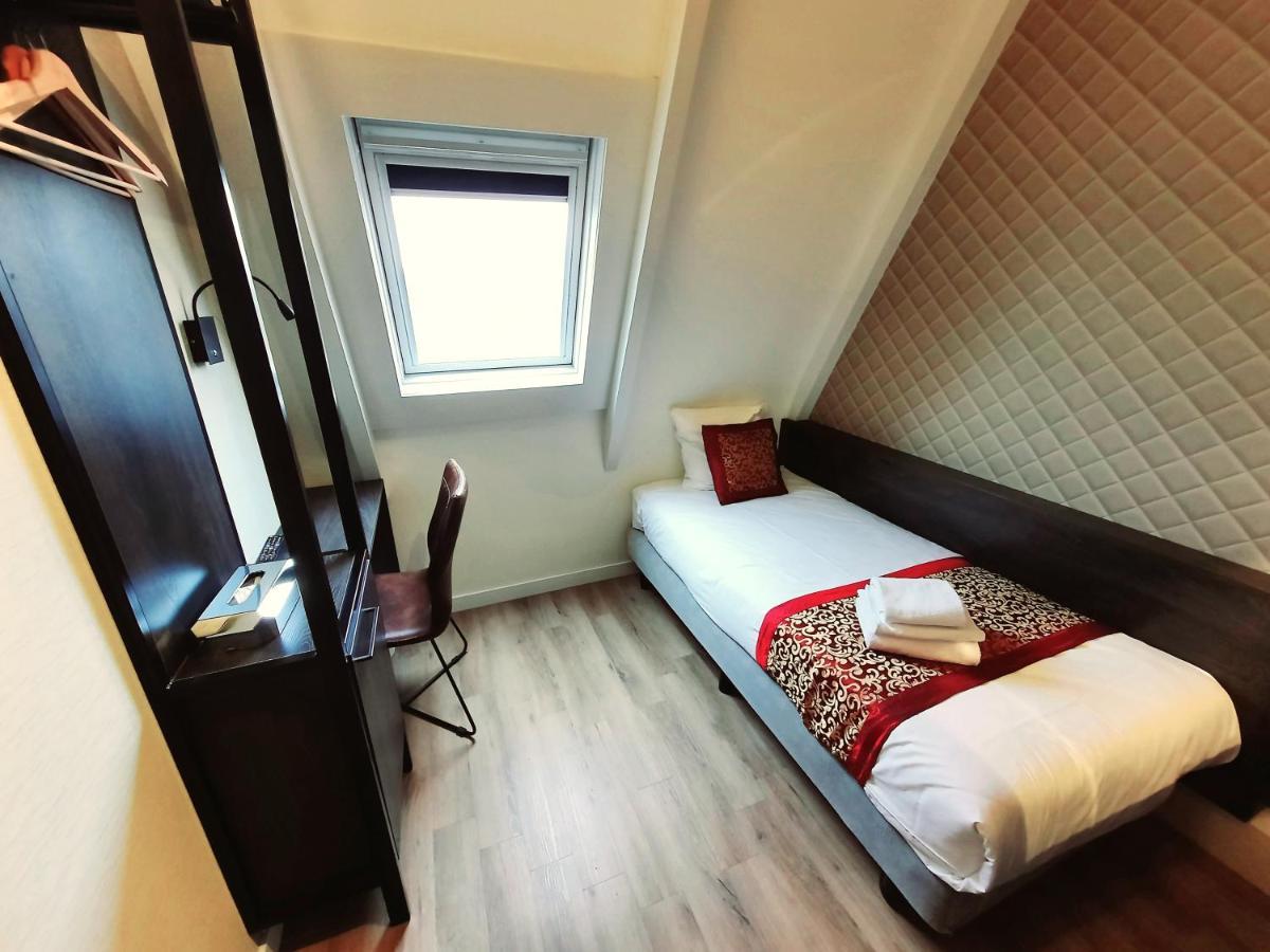 Single Room,1068261352:JPEG