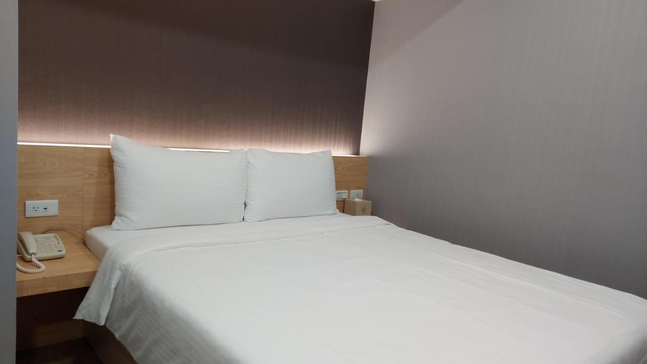 Small Double Room,1085900080:JPEG