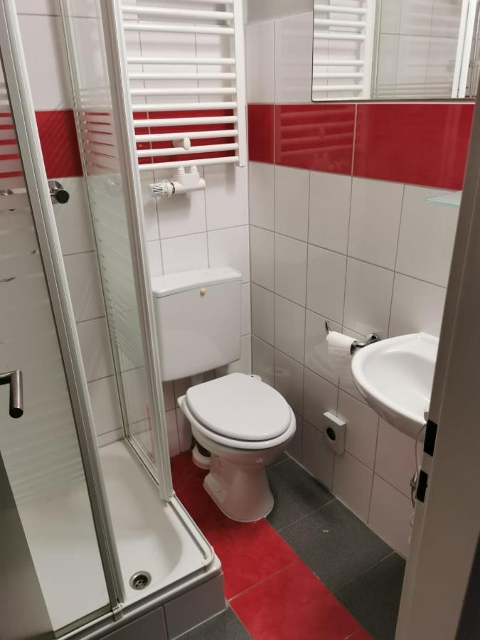 Einzelzimmer mit Dusche