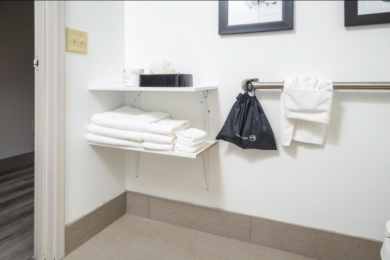 Queen Room Two Queen Beds Disability Access or Non-Smoking