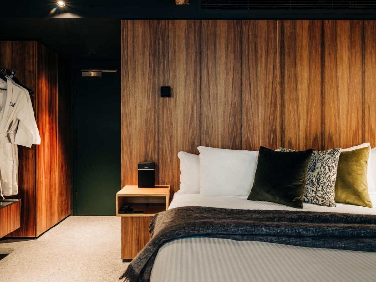 Standard King Pod Room