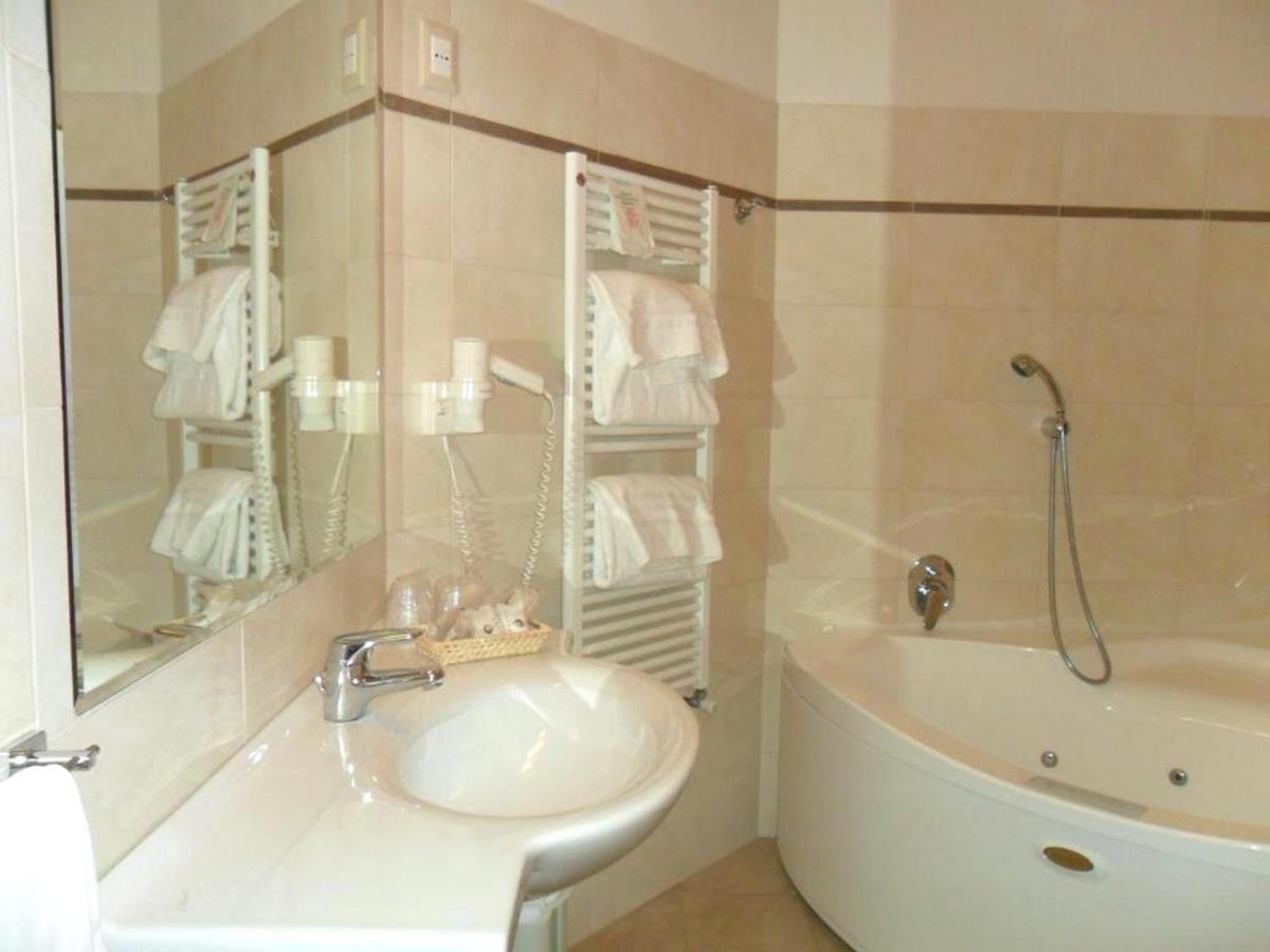 Classic Quadruple Room