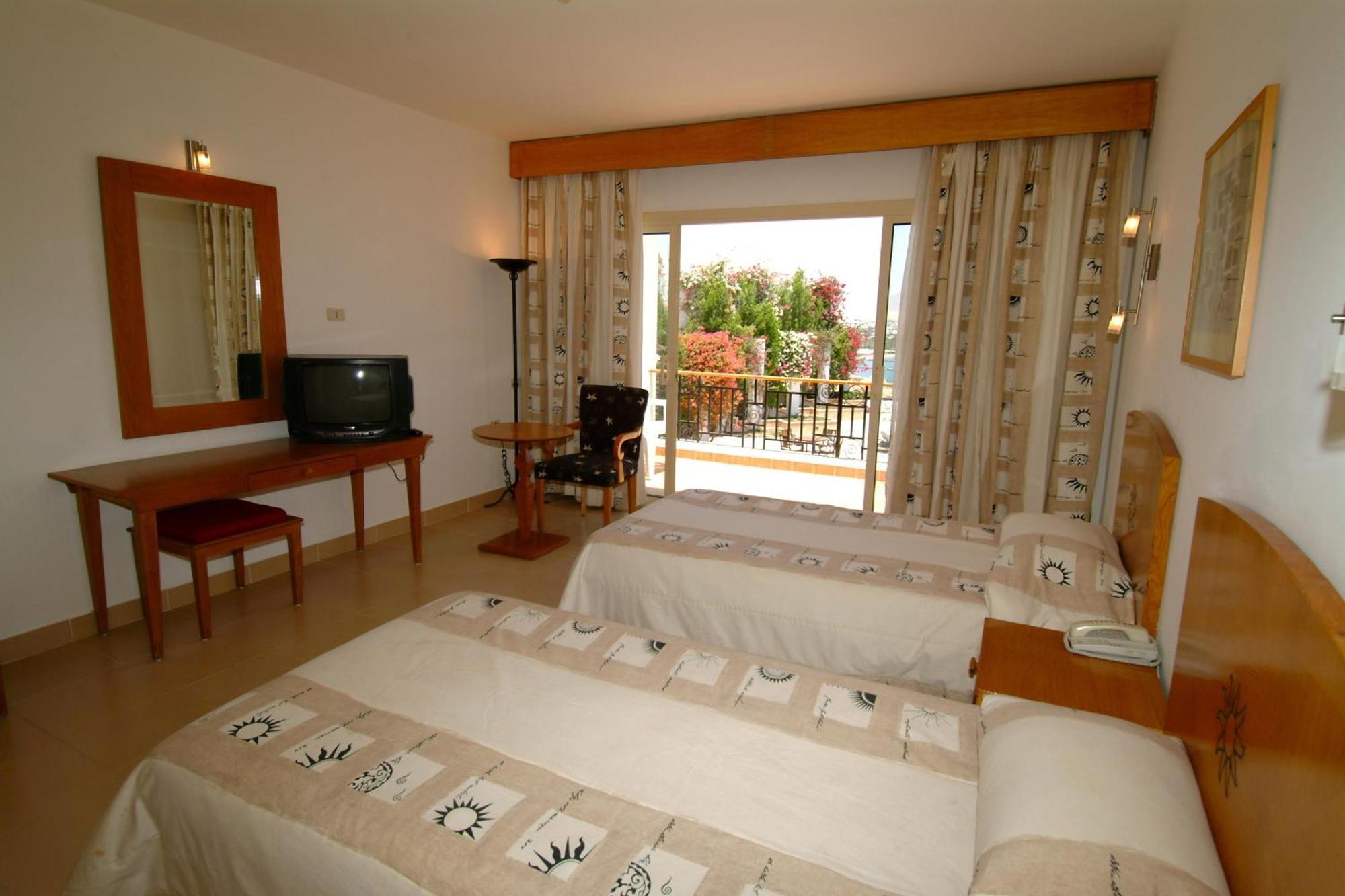 Standard Double Room with Garden View