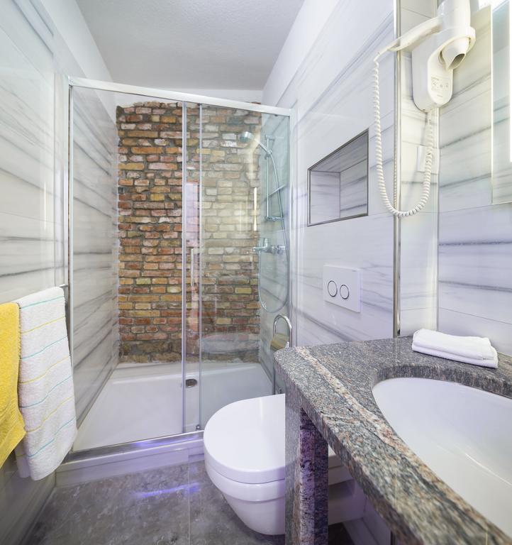 Comfort Double or Twin Room