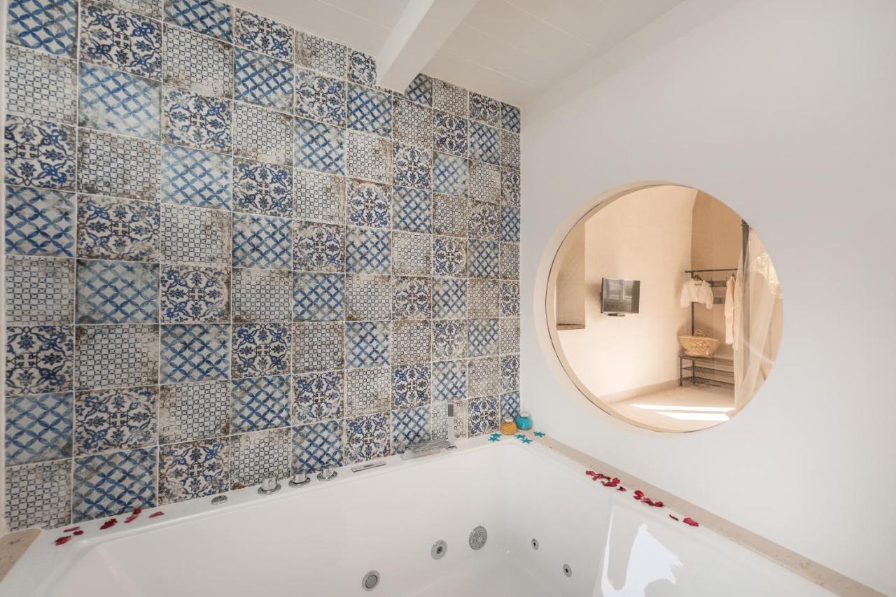 Queen Room Spa Bath