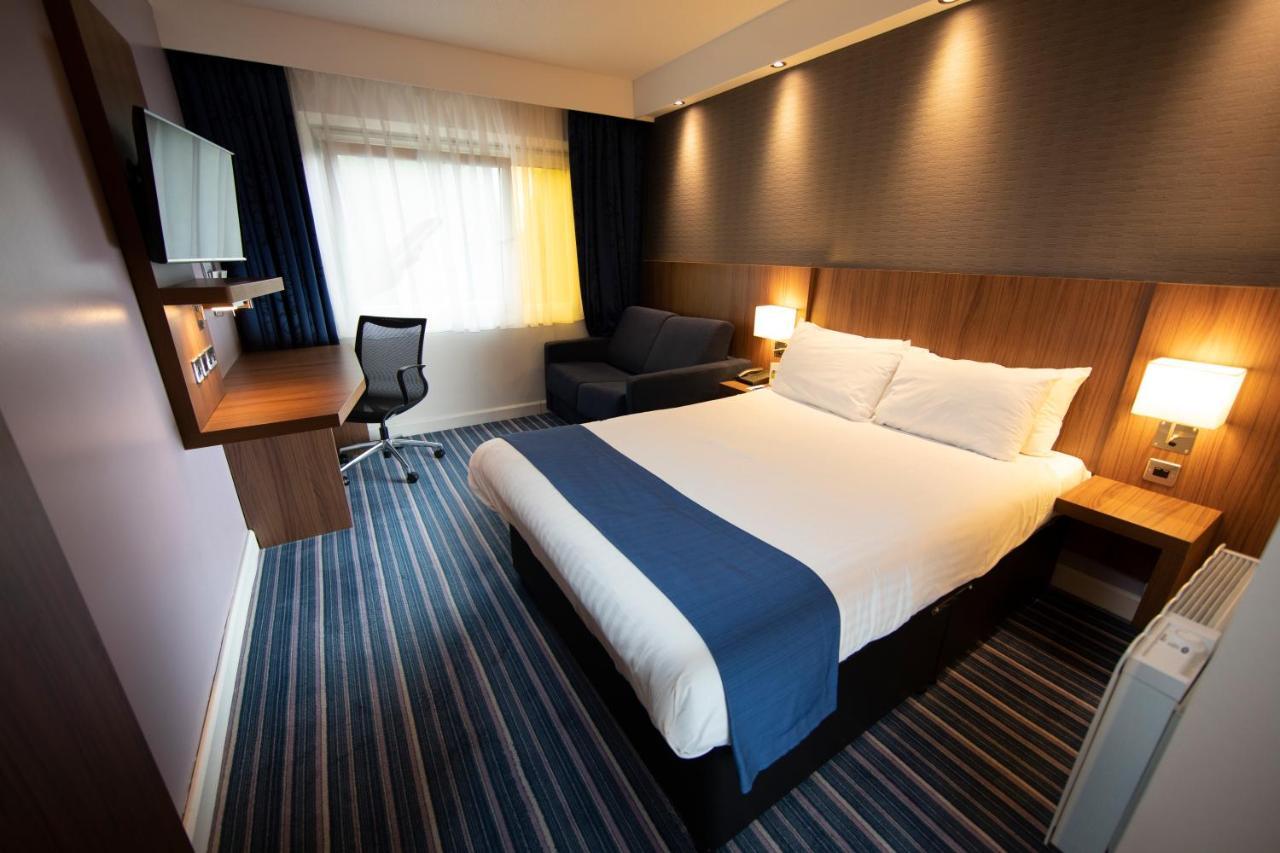 Standard Double Room with Single Sofa Bed and Free Hot Breakfast,1273982899:JPEG
