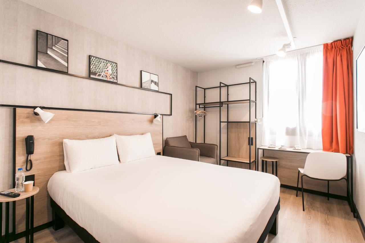 Standard Zimmer mit 1 Doppelbett und 1 Schlafsofa