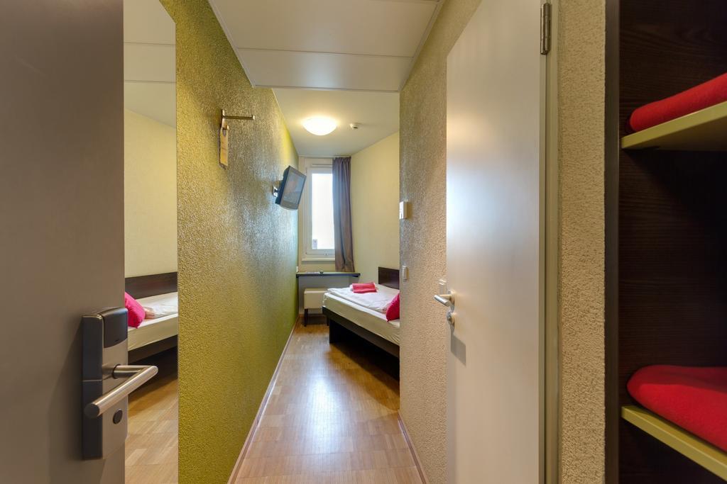 Single Room,1212077125:JPEG