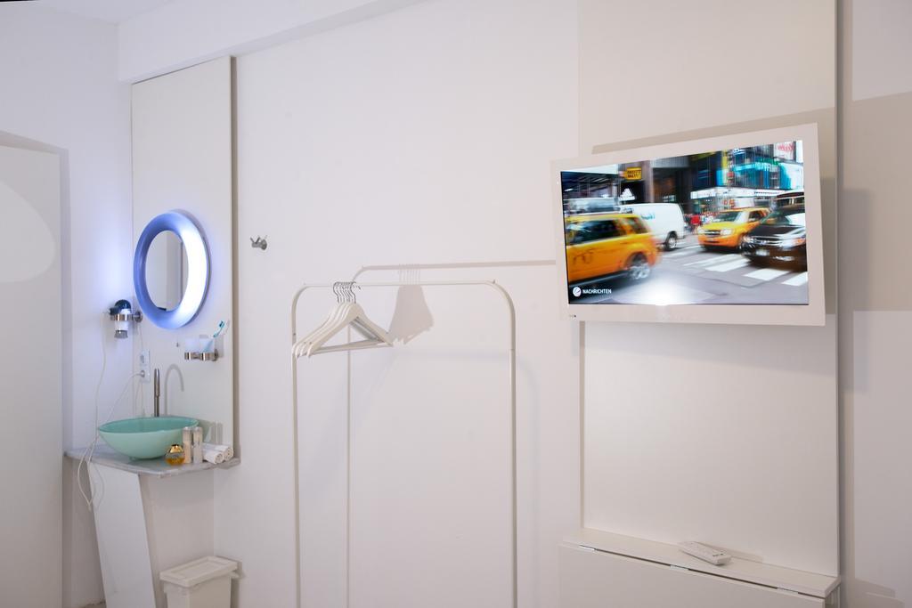 Single Room with Shared Toilet
