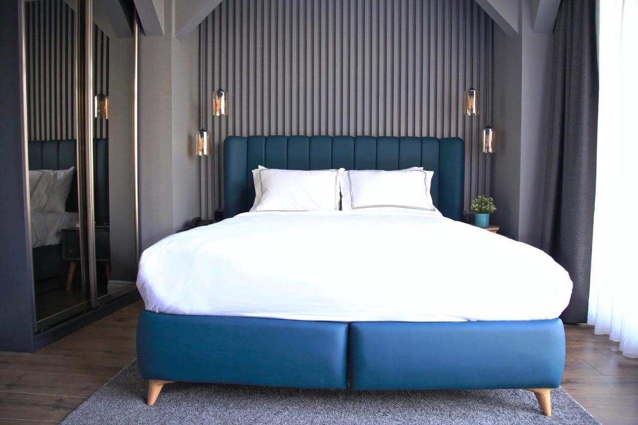 Deluxe Double Room with Side Sea View,1126429029:JPEG