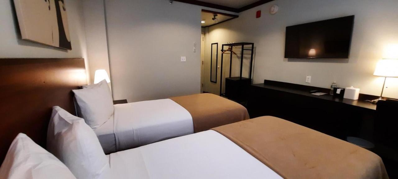 Deluxe Family Suite