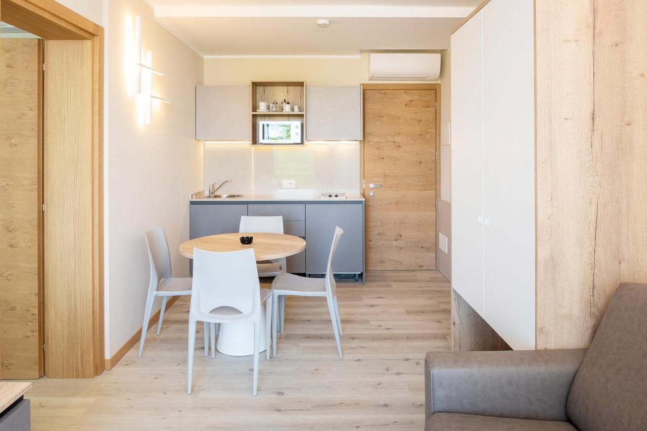 Superior One-Bedroom Apartment,1129371693:JPEG