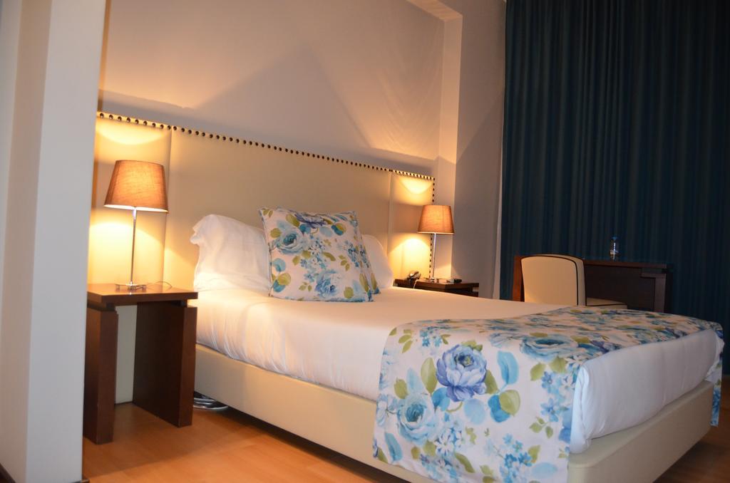 Double or Twin Room,113361542:JPEG
