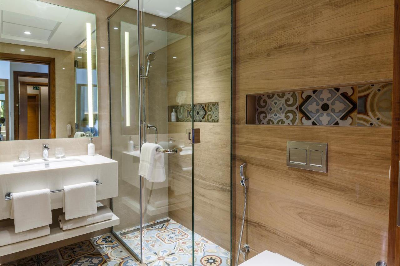 Executive King Room Food & Beverage excluding room dining