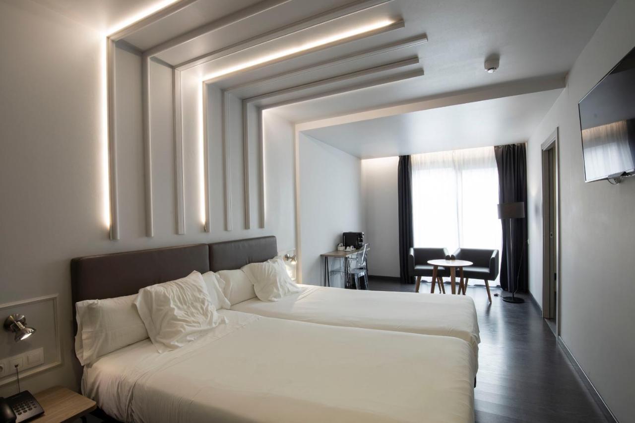 Superior Double or Twin Room,1137658342:JPEG