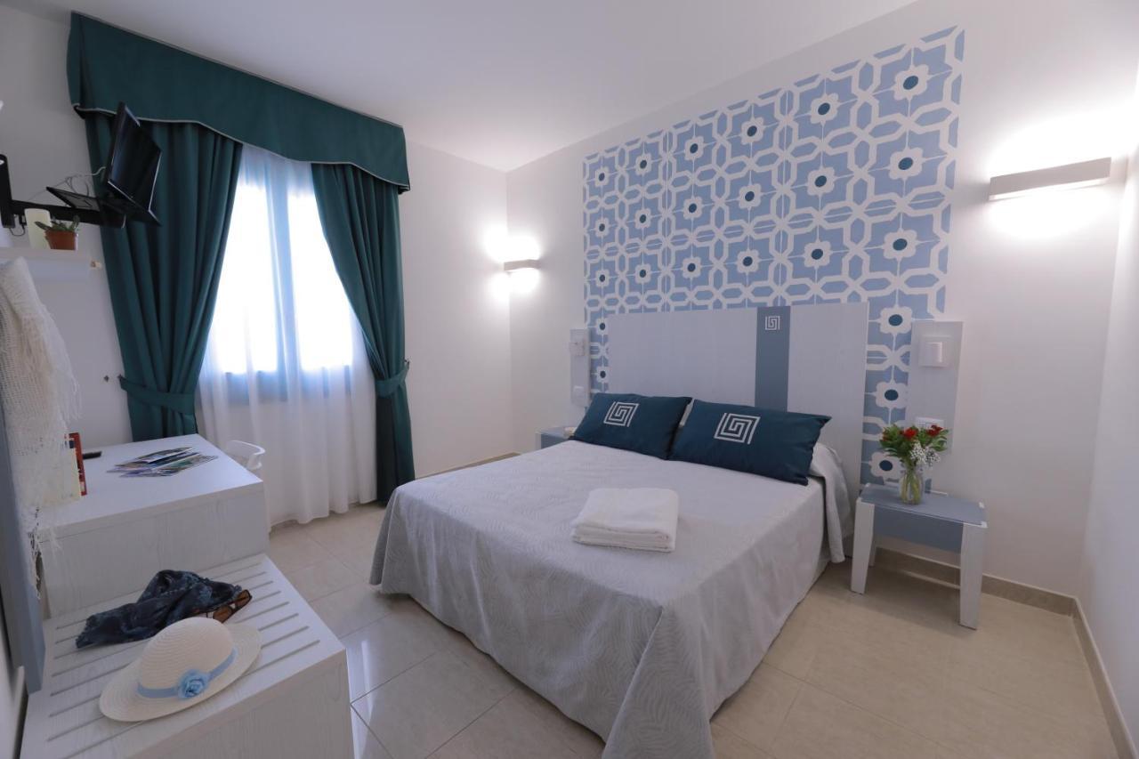 Double or Twin Room Sea View