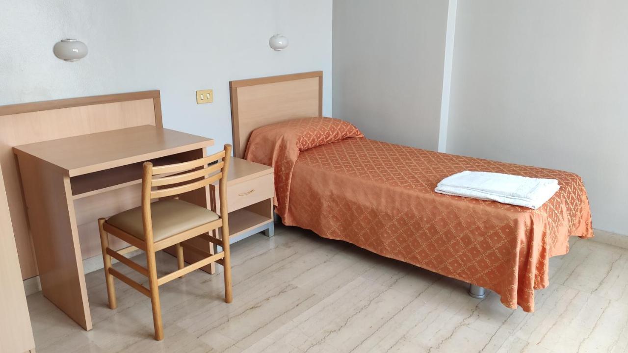 Habitación Individual con baño privado