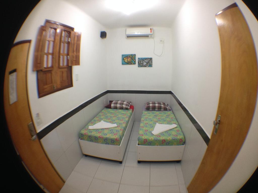 Quarto com 2 Camas de Solteiro
