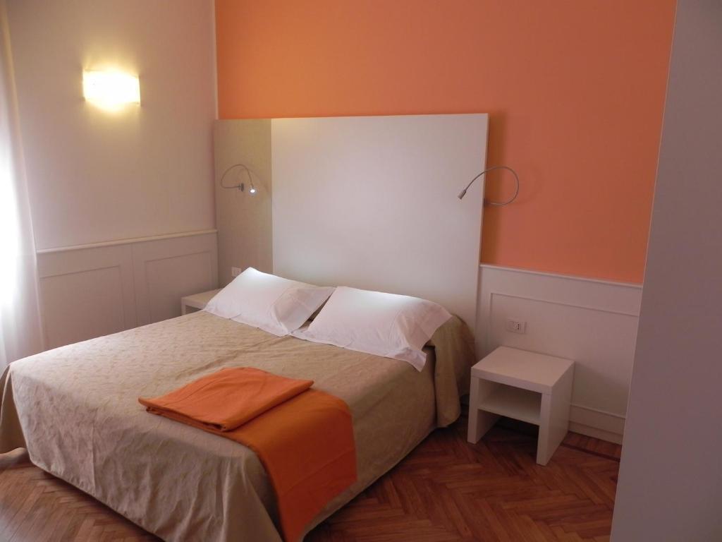 Double or Twin Room,11522204:JPEG