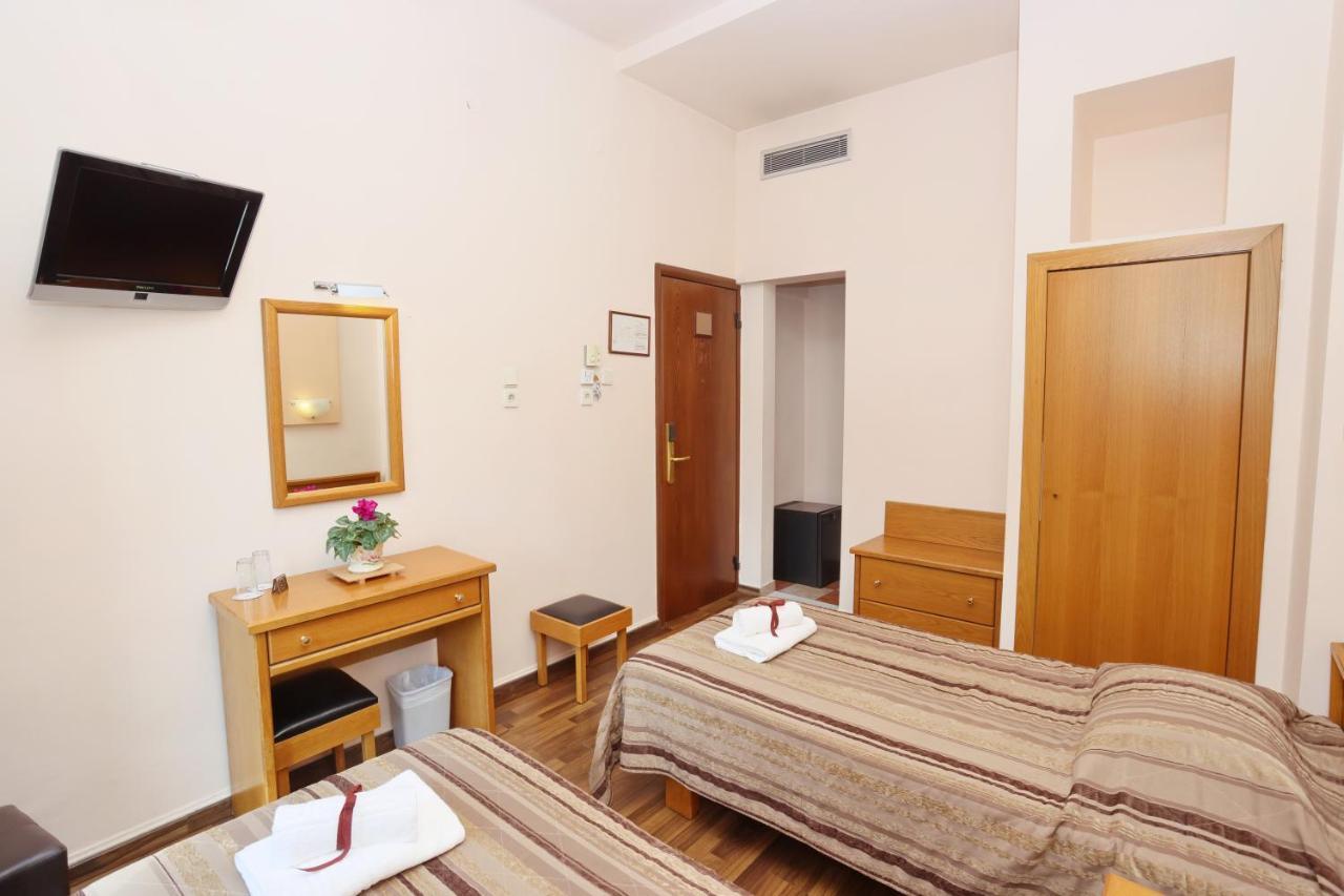 Offerta Speciale - Camera Matrimoniale/Doppia con Letti Singoli