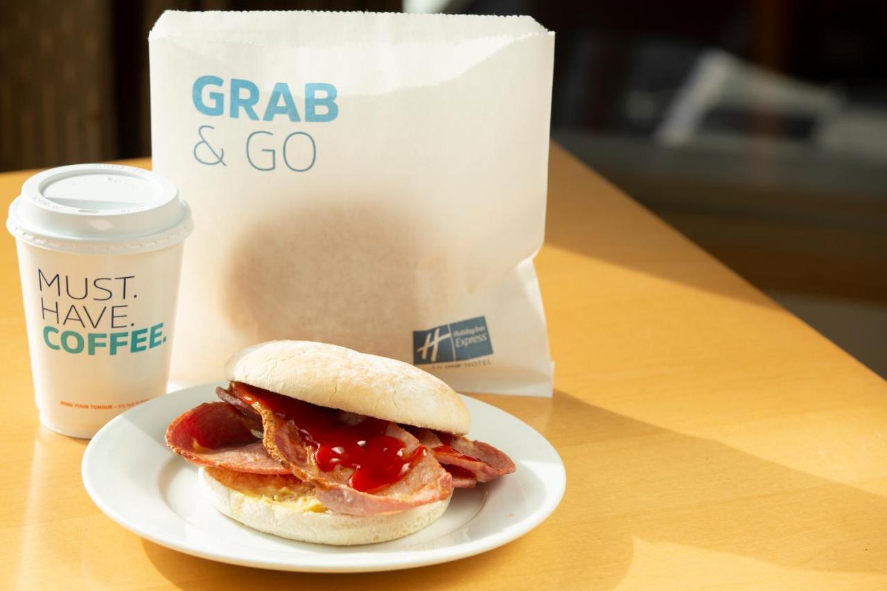 Chambre Lits Jumeaux Standard avec Petit-Déjeuner Chaud Gratuit - Accessible aux Personnes à Mobilité Réduite