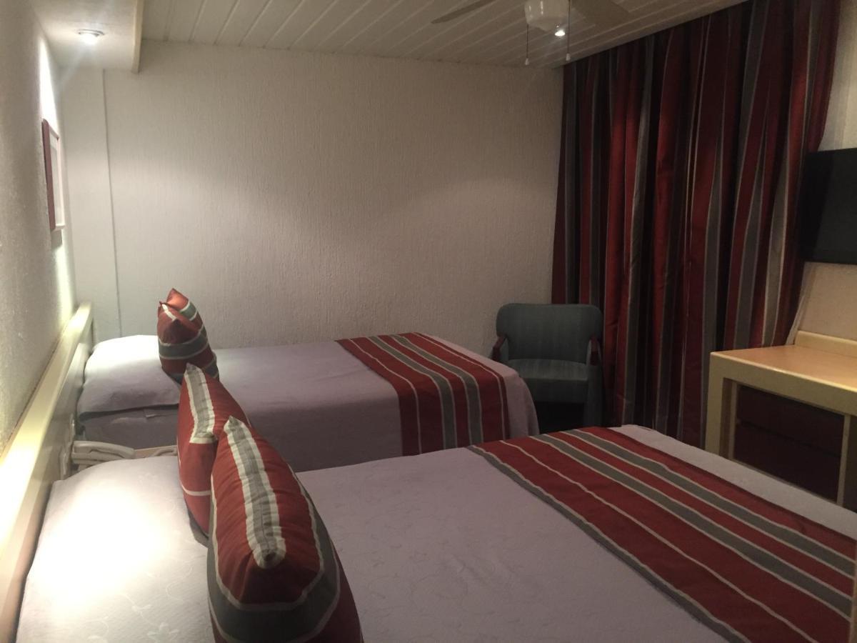 Basic Triple Room