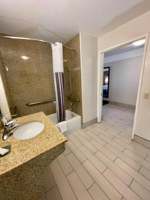 King Room - Mobility Access/Non-Smoking