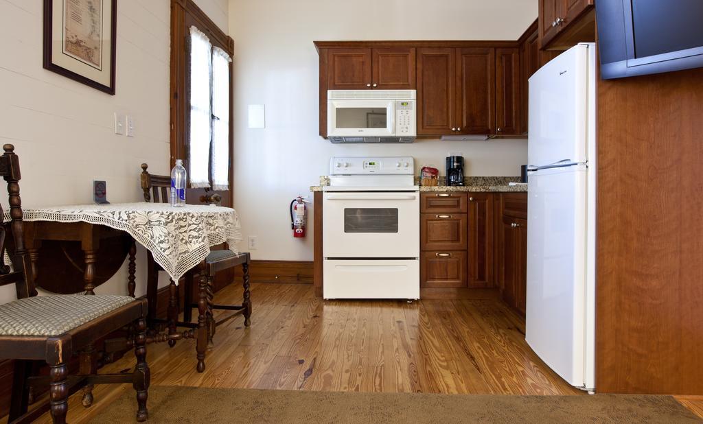 Island City House One-Bedroom Suite