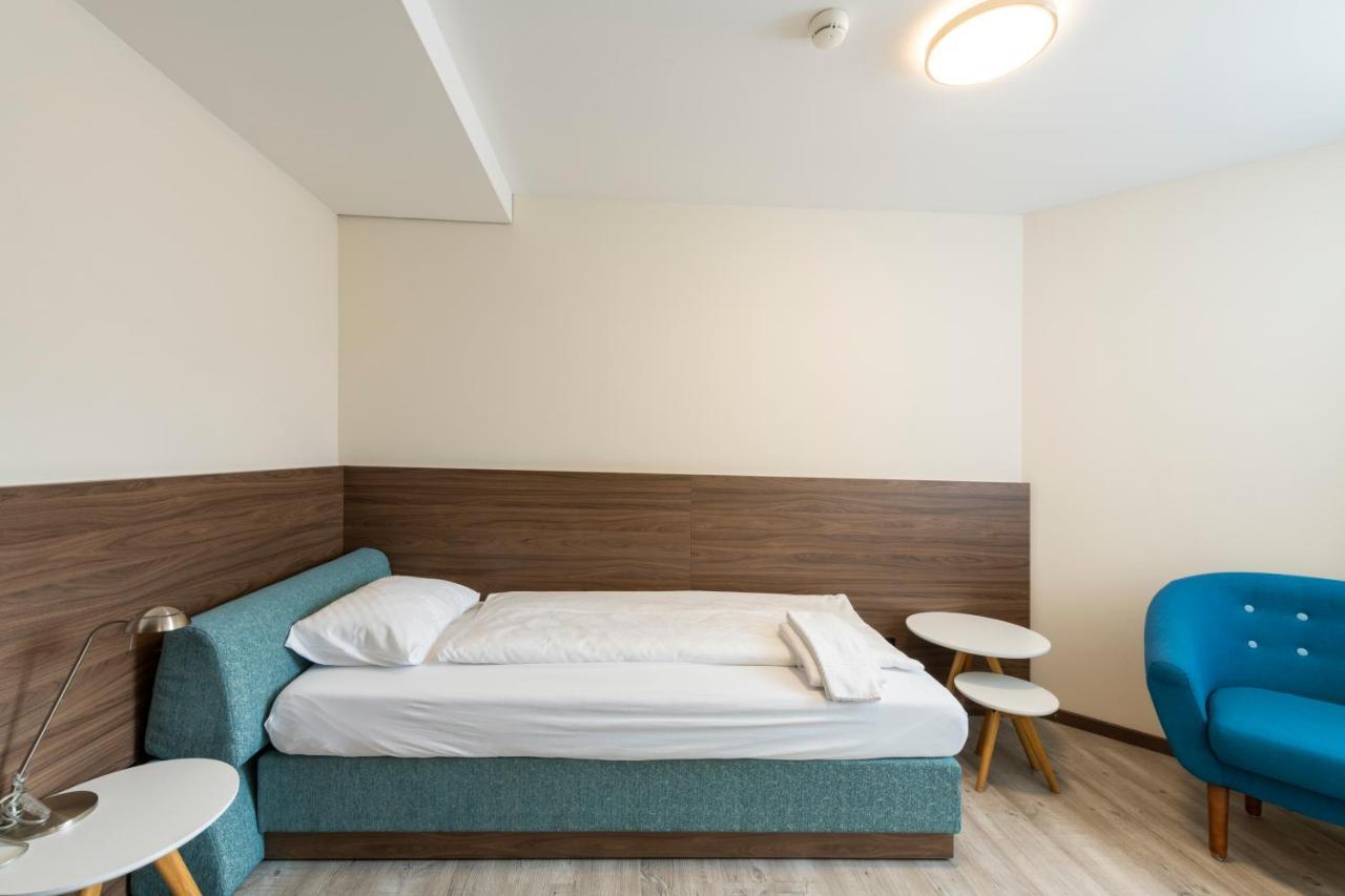 Comfort Triple Room in Residence Building,1187390845:JPEG