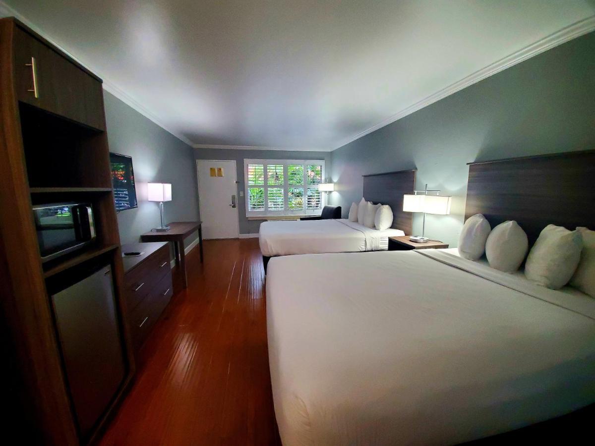 Queen Room Two Queen Beds