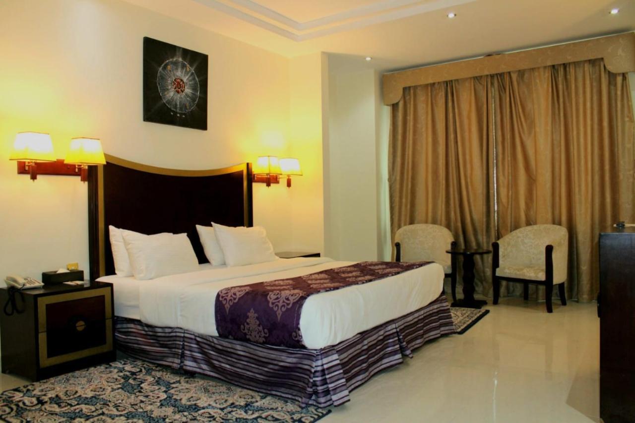 Deluxe Room,1204566229:JPEG