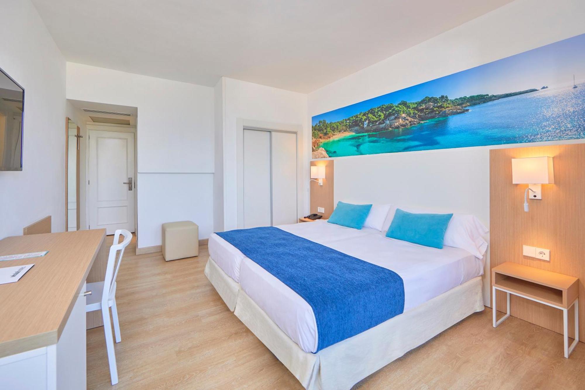 Twin Room Balcony Sea View