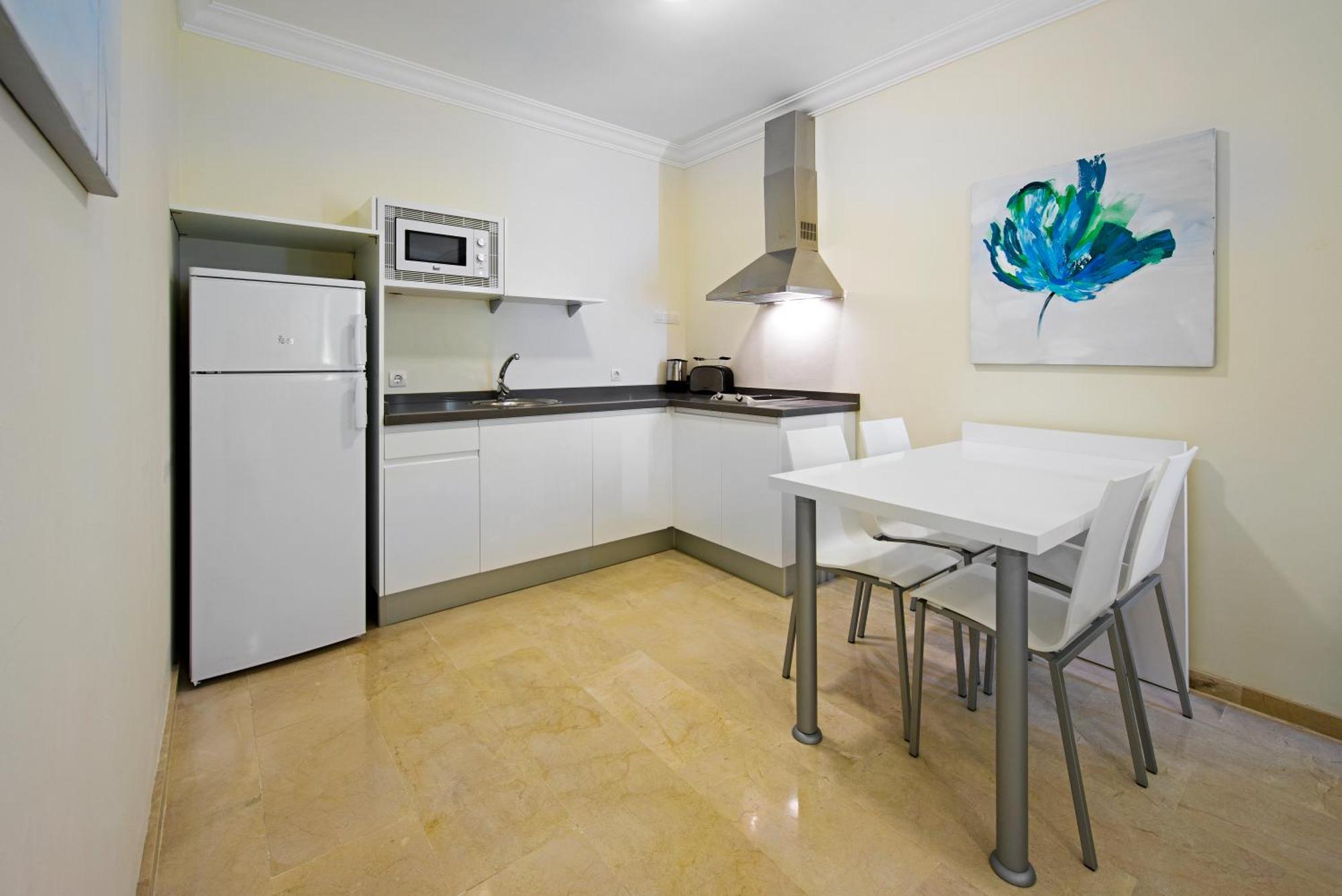 Studio with Sea View (2 Adults)