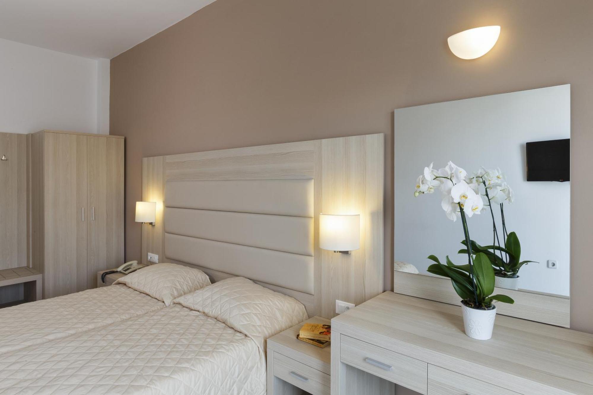 Twin Room Side Sea View