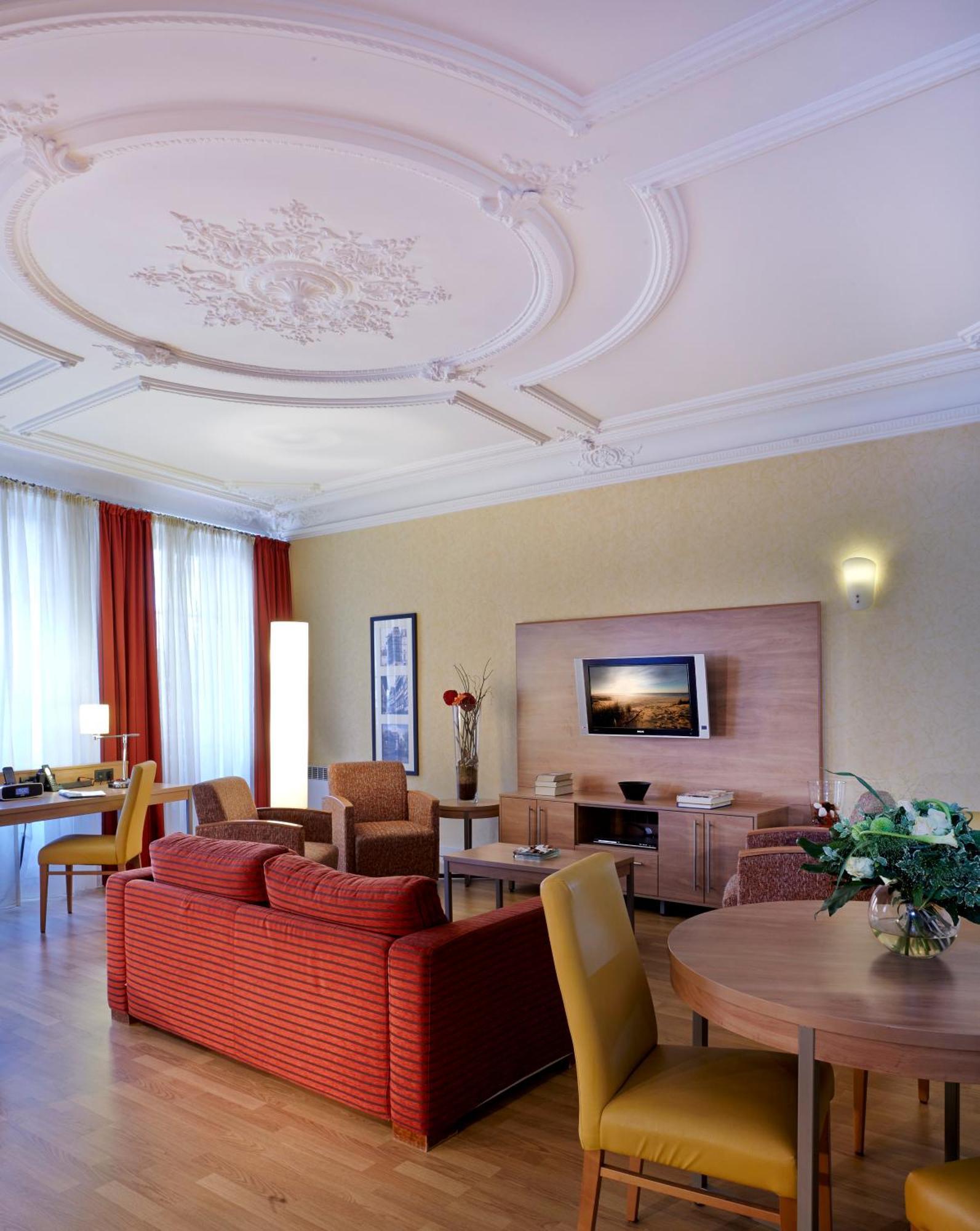Deluxe Apartment,1436834611:JPEG