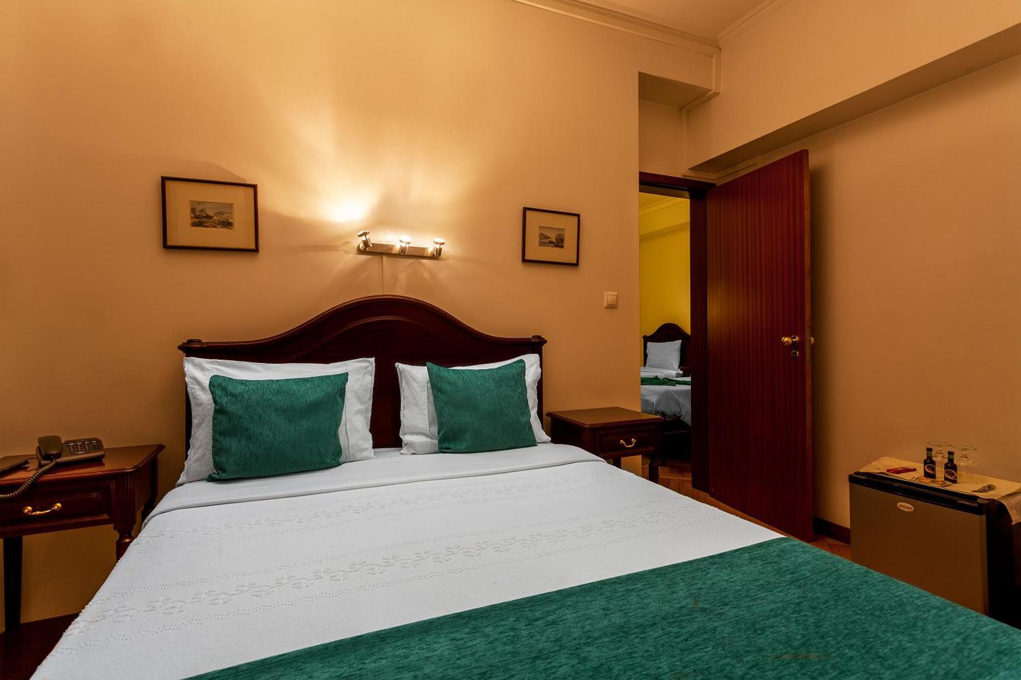 Triple Room,1274401066:JPEG