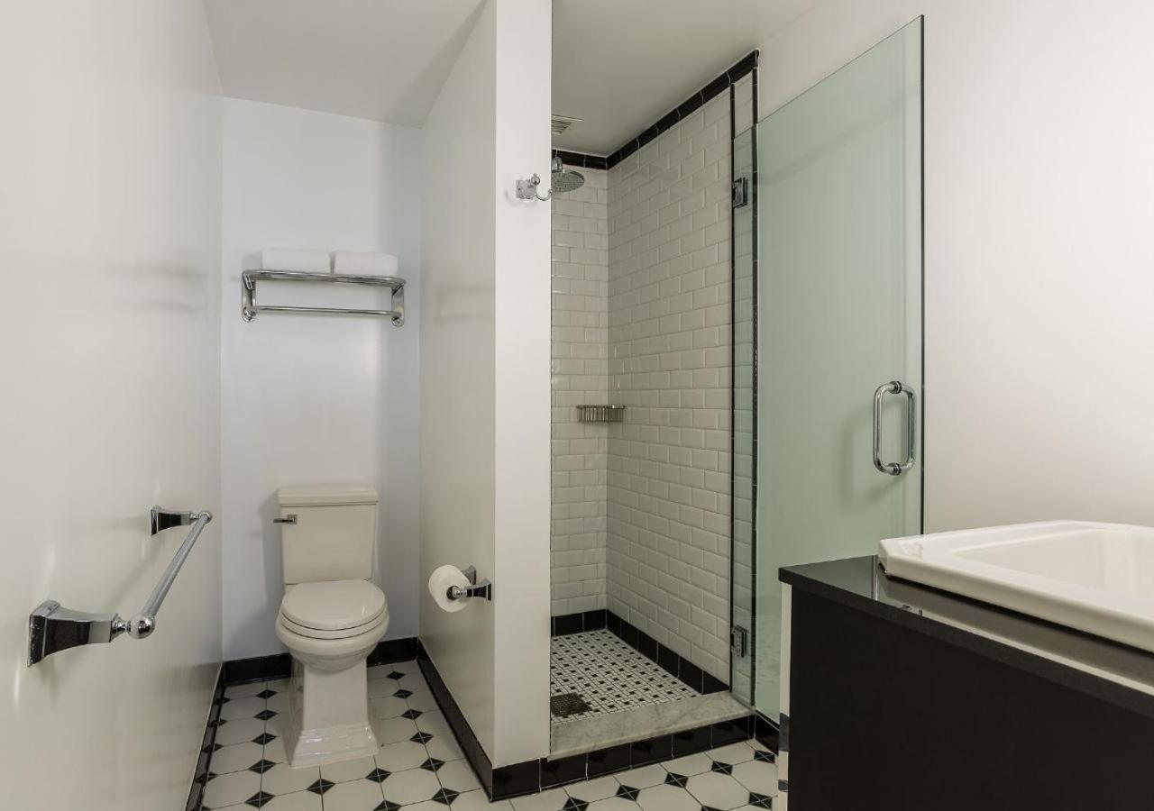 Basic Queen Room,1383322997:JPEG
