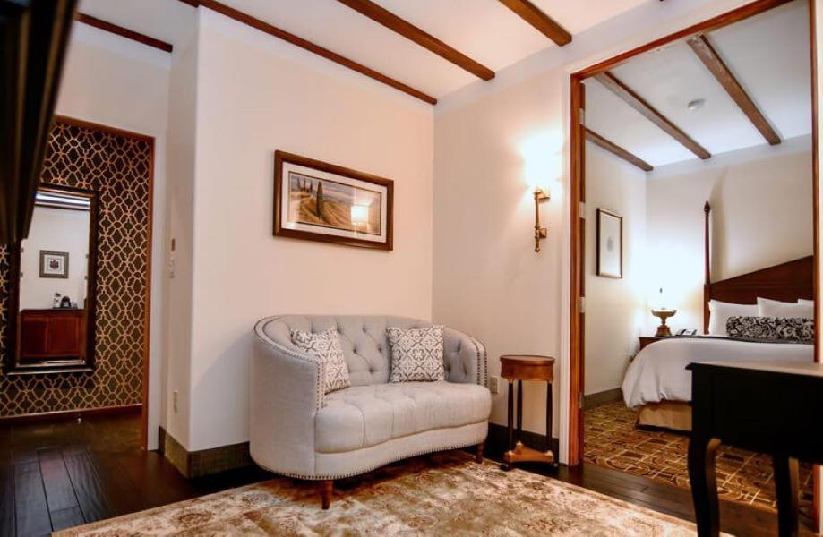 Junior Suite,1498716103:JPEG
