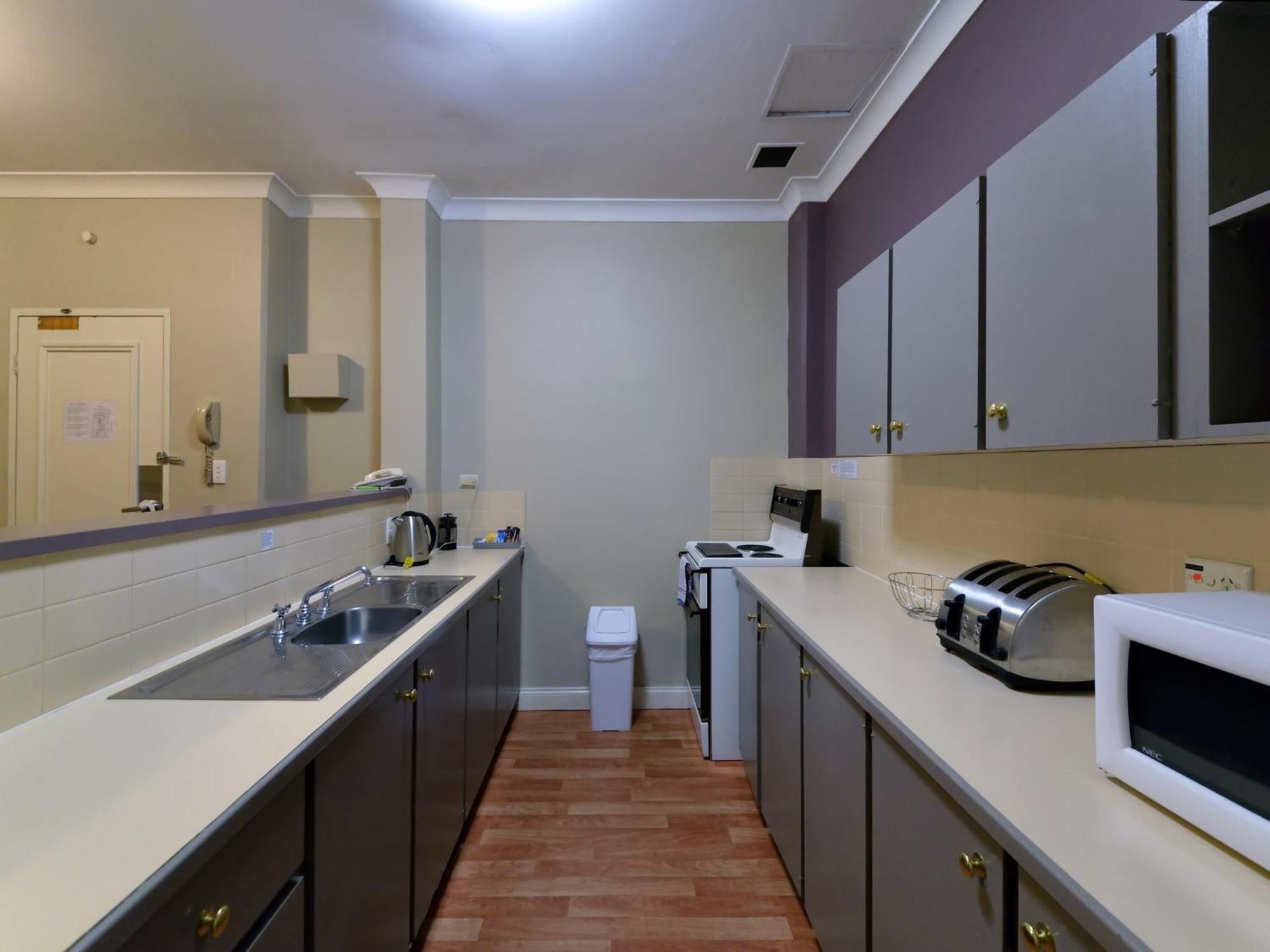 Economy Family One-Bedroom Apartment,1212192103:JPEG